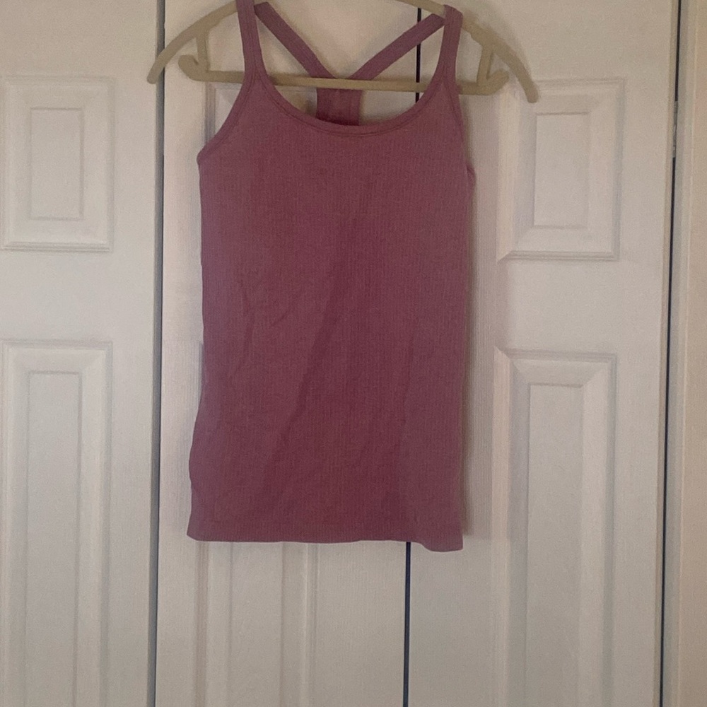 Lululemon pink tank top with inside bra